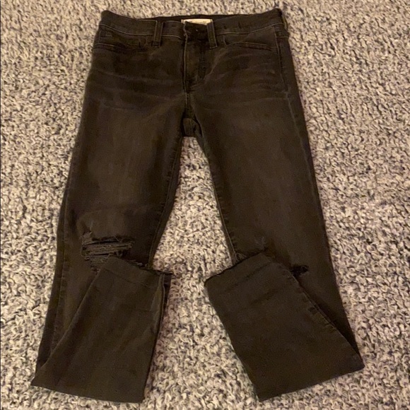 Madewell 9” Rise Black Raw Hem Jeans - Picture 3 of 13